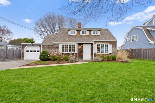 21 Eunice Ave, Fairfield, CT, 06824-6820 | Card Image