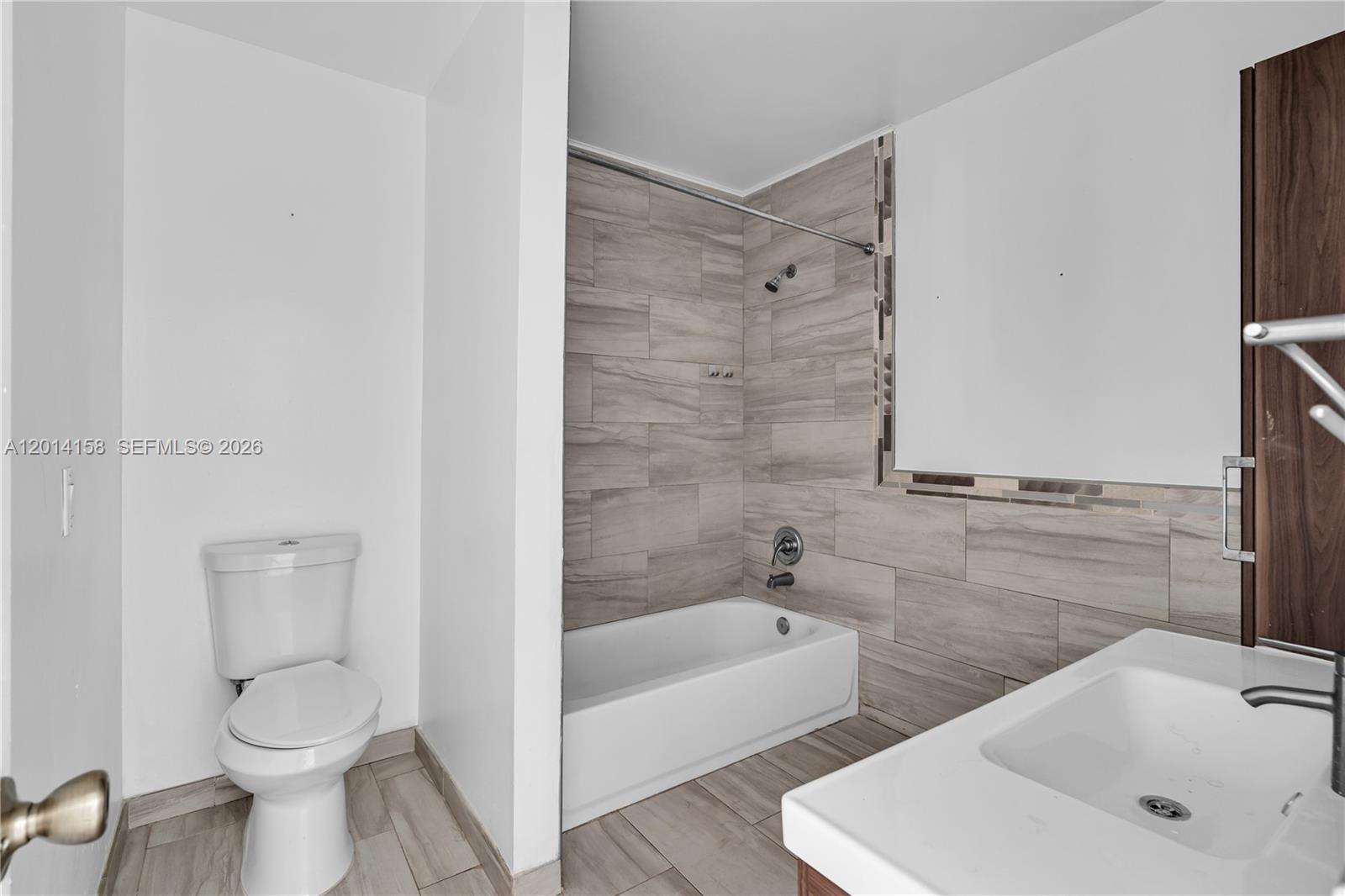 Residential Lease in Hialeah 2