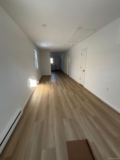 237 Beaver Drive, Brookhaven, NY, 11951 | Card Image