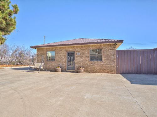 102 Se 1st Street, Tuttle, OK, 73089 | Card Image