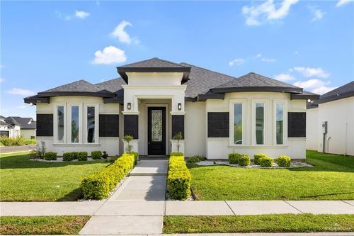 900 38th St, San Juan, TX, 78589-2287 | Card Image