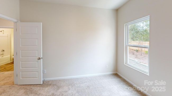 Photo is representation - Secondary bedroom | Image 18