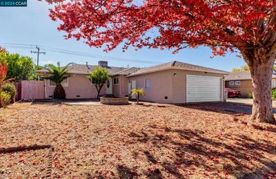 68 Th Ave, House other with 3 bedrooms, 2 bathrooms and 2 parking in Sacramento CA | Image 2