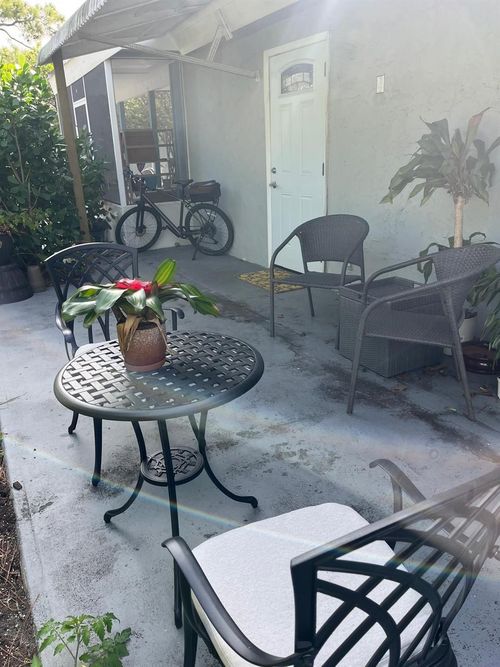 b-735 Ne 37th St, Oakland Park, FL, 33334-2925 | Card Image