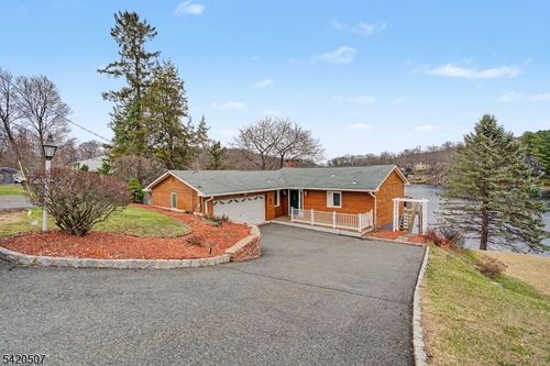 35 Lake Ter, Sparta, NJ, 07871-2613 | Card Image