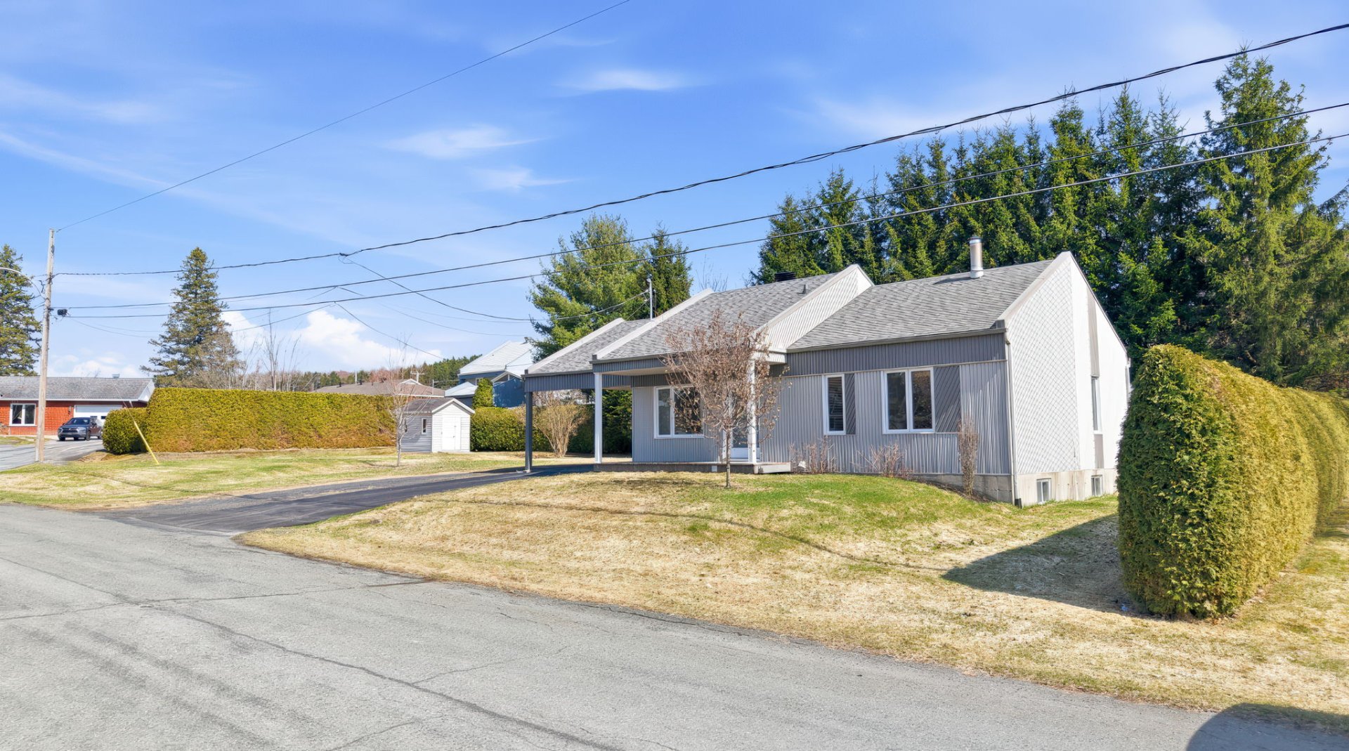 Residential in Notre-Dame-des-Pins 4