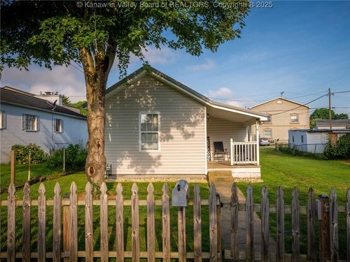 705 Holley St, Saint Albans, WV, 25177-3034 | Card Image