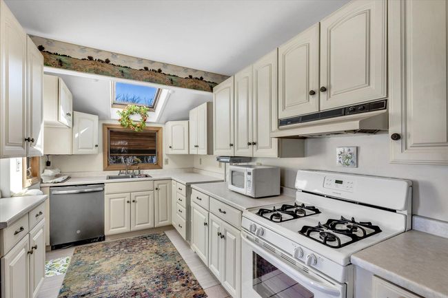 Kitchen | Image 8