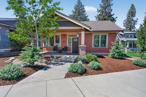 1517 Nw Mt Washington Dr, Bend, OR, 97703-7304 | Card Image