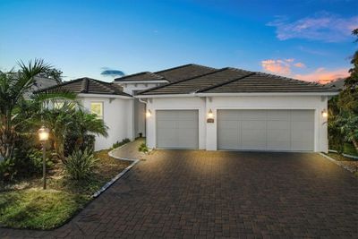 7745 Sandhill Lake Drive, House other with 3 bedrooms, 3 bathrooms and null parking in Sarasota FL | Image 3