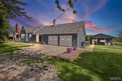 23035 Dubois Blacktop Rd, Du Bois, IL, 62831-1127 | Card Image