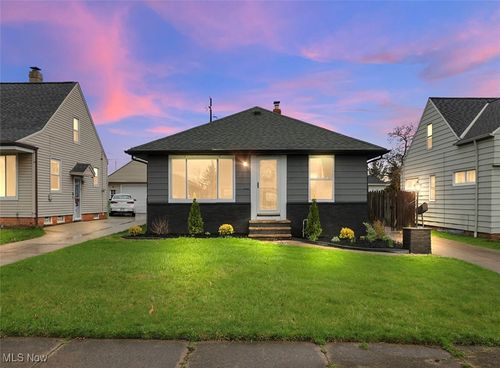 12213 Grannis Rd, Garfield Heights, OH, 44125-4303 | Card Image