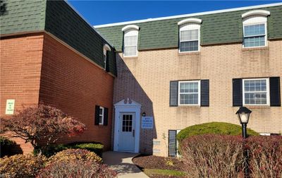 1 - 4777 Columbia Road, Condo with 1 bedrooms, 1 bathrooms and null parking in North Olmsted OH | Image 1