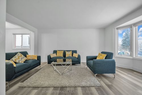 261 Country Hill Dr, Kitchener, ON, N2E2C1 | Card Image