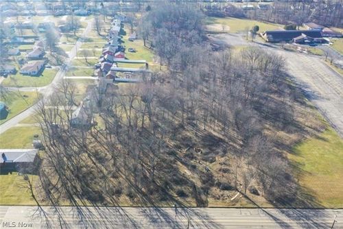 902 S Meridian Rd, Youngstown, OH, 44509 | Card Image