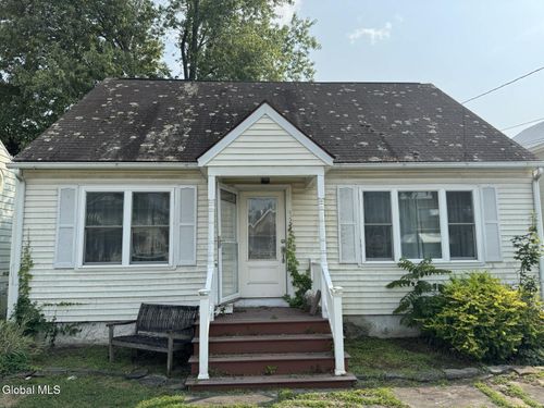 7 Charles St, Hudson, NY, 12534-1403 | Card Image