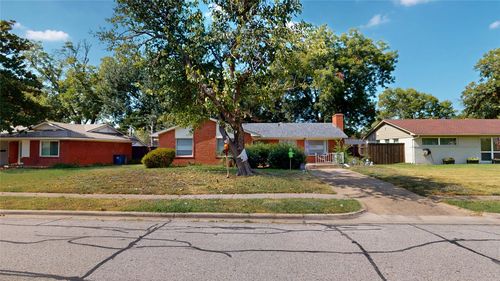 13409 Mount Castle Dr, Farmers Branch, TX, 75234-5049 | Card Image