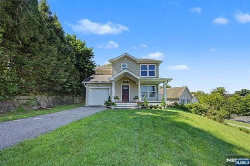 4 Michael Ct, Hamburg, NJ, 07419-9647 | Card Image