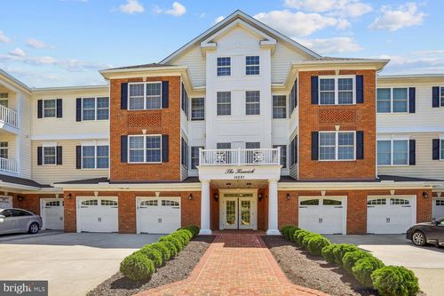 302-15221 Royal Crest Dr, HAYMARKET, VA, 20169-6229 | Card Image