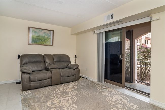 3 - 685 Oak St, Condo with 1 bedrooms, 1 bathrooms and 1 parking in Brockton MA | Image 13
