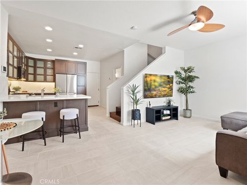 25403 Silver Crest Ct, Saugus, CA, 91350-3346 | Card Image