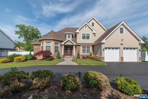 116 French Hill Rd, Wayne, NJ, 07470-3932 | Card Image