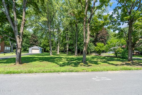 30 Tudor Road, Albany, NY, 12203 | Card Image