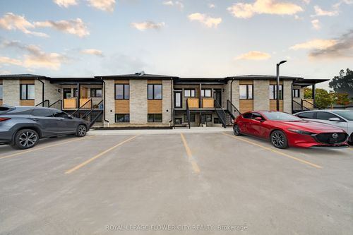 20-440 Wellington St E, Mount Forest, ON, N0G2L2 | Card Image