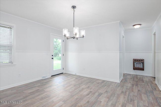 12-dining area | Image 11
