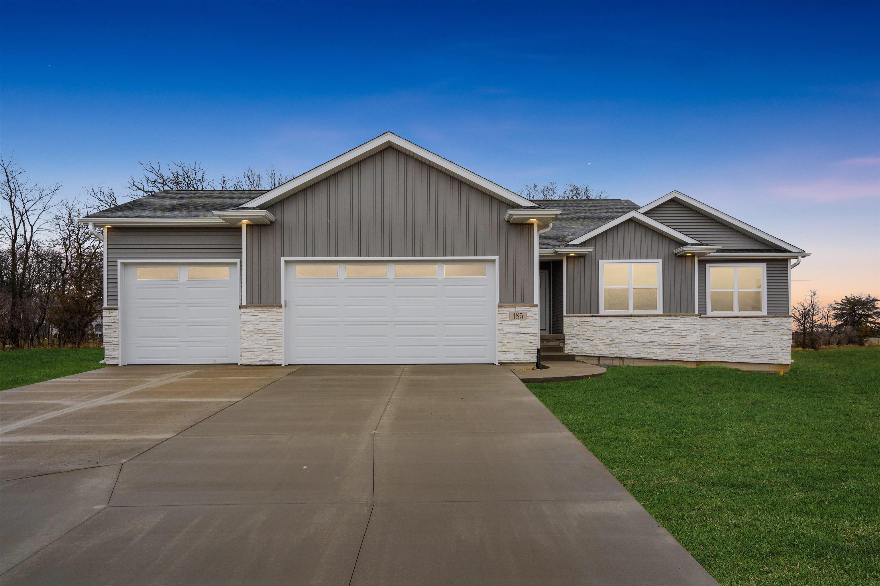 Eagle Ridge Dr, Waverly, IA 50677