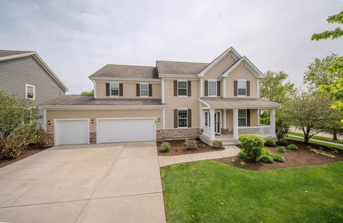 781 Richwood Ave, Elgin, IL, 60124-5718 | Card Image