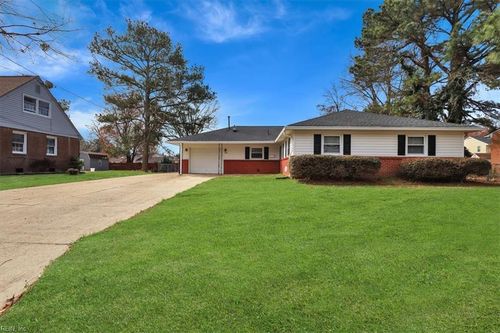135 Raymond Drive, Hampton, VA, 23666 | Card Image