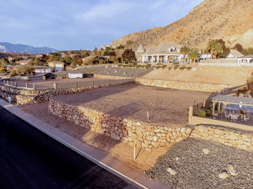 927 S Seminole Way, Washington, UT, 84780-2555 | Card Image