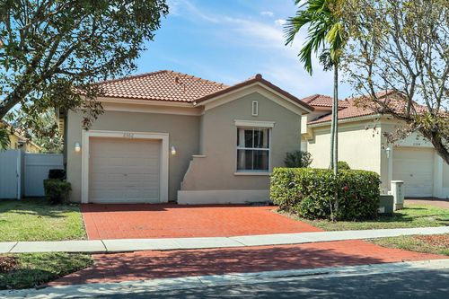 2302 Ne 37th Rd, Homestead, FL, 33033-5141 | Card Image
