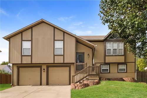 17320 S Ingrid St, Gardner, KS, 66030-9442 | Card Image