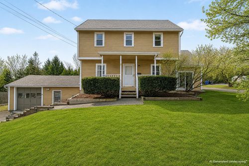 8 South St, Essex Junction, VT, 05452-3578 | Card Image