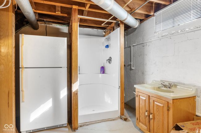1832 S Walnut Grove Rd, House other with 2 bedrooms, 1 bathrooms and null parking in Bloomfield IN | Image 33
