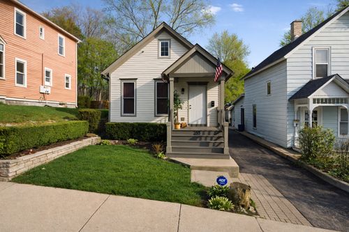 255 Bartlett Pl, Elgin, IL, 60120-7866 | Card Image