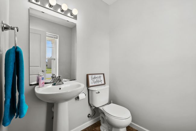 Main Floor Powder Room | Image 4