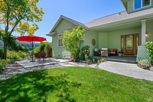 165 Mountain Meadow Rd, Santa Rosa, CA, 95404-8550 | Card Image