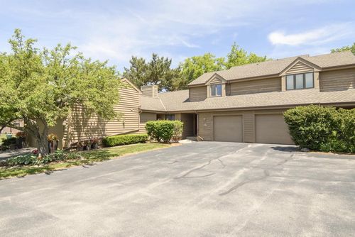 W132N8130 Danell Drive, Menomonee Falls, WI, 53051 | Card Image