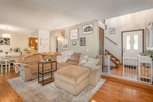 3717 W Wackerly St, Midland, MI, 48640-2283 | Card Image