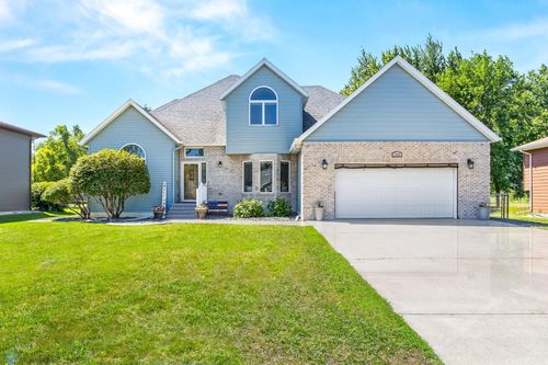 1543 14th Ave N, Wahpeton, ND, 58075-5012 | Card Image