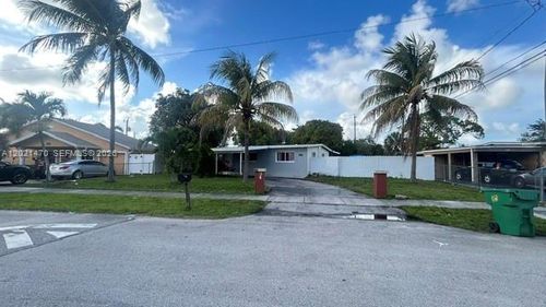 3235 Nw 2nd St, Lauderhill, FL, 33311-8405 | Card Image