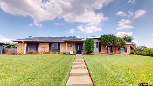 209 Colonial Cir, Athens, TX, 75751-6267 | Card Image