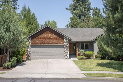 19906 Porcupine Dr, Bend, OR, 97702-3986 | Card Image