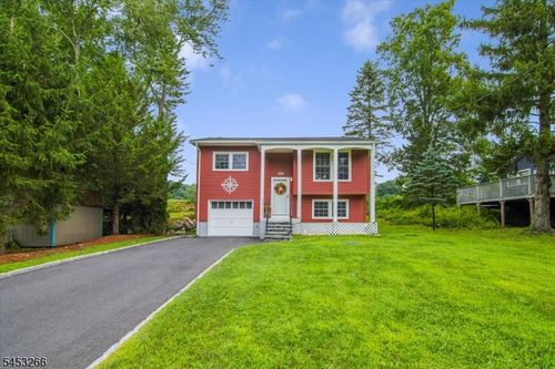 35 Lorettacong Dr, Lake Hopatcong, NJ, 07849-1020 | Card Image