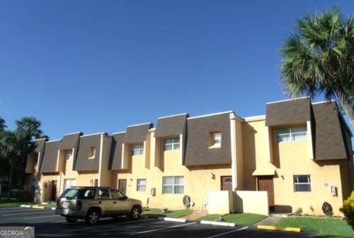 15-5664 Blueberry Court, Fort Lauderdale, FL, 33313 | Card Image