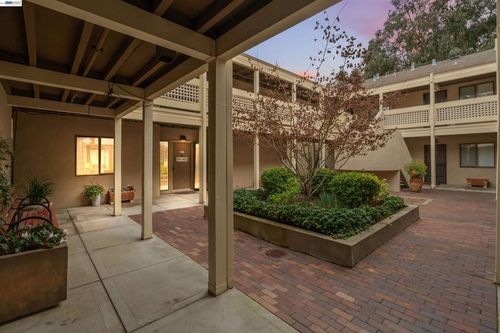 d155-453 Alberto Way, Los Gatos, CA, 95032-5450 | Card Image