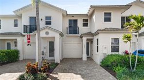 gg-39-6989 Pines Cir, Coconut Creek, FL, 33073-2749 | Card Image